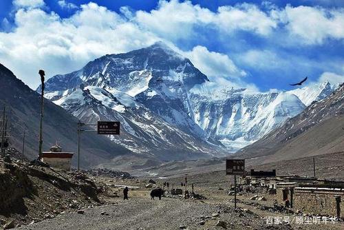 众所周知,世界上最高的山是位于我国青藏高原喜马拉雅山山脉的珠穆