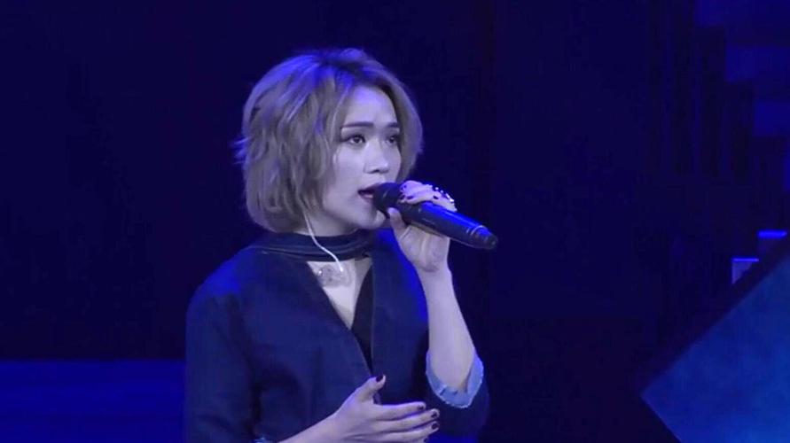 庄心妍深情演唱《走着走着就散了》,唱尽分手的遗憾让人鼻酸!