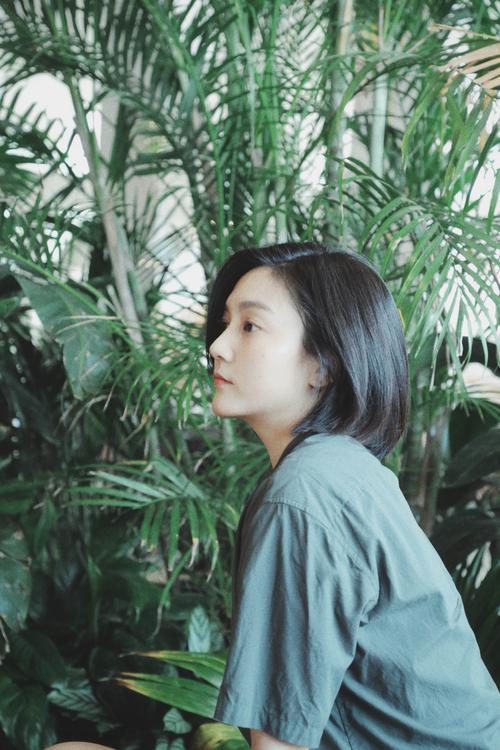 秦语最新写真气质清新 薄荷系少女开启活力夏日