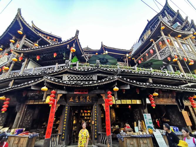 黔阳古城,怀化芙蓉镇,走世界最长,最高的山谷悬索桥:短寨大桥.