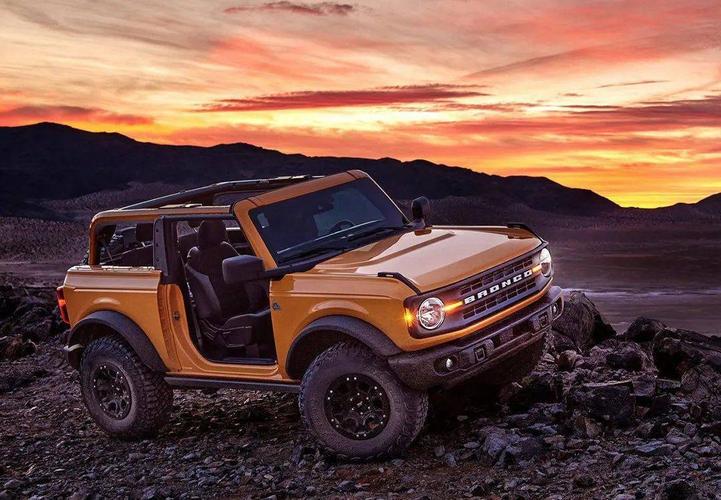 2.7t v6 10at 四驱硬派越野车,牧马人吓软了.