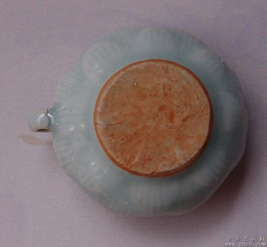 南宋龙泉梅子青莲瓣鸟食罐