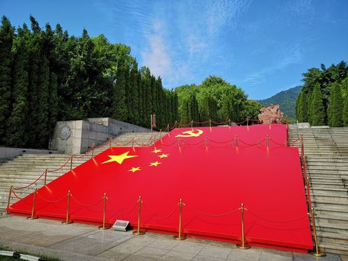 七绝.红岩魂