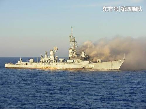 排水量4825吨,能装2架山猫直升机,希腊海军主力基蒙级驱逐舰