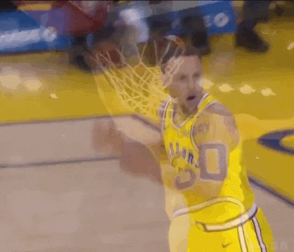 库里终于完成实战扣篮大喊:我的天啊!场下,大家的反应