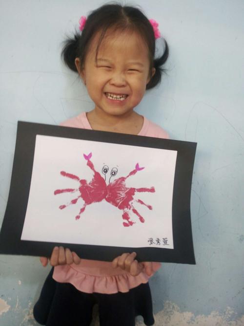 立恩艺术幼儿园小中班拓印画《螃蟹》