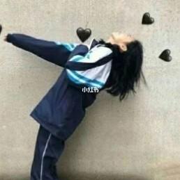 有没有小可耐要闺蜜头像吖～ 有不好的地方多多包含吖～ 我一般会发女