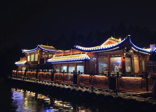 浙江外事旅游西湖180客画舫船夜景照明项目——2020神灯奖申报工程