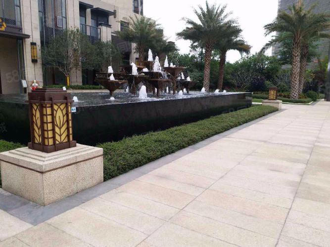 融创御府4室2厅2卫3500元月配套齐全