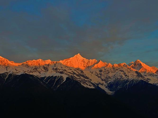 我与梅里雪山的八次相见,给大家说说我遇见的日照金山.