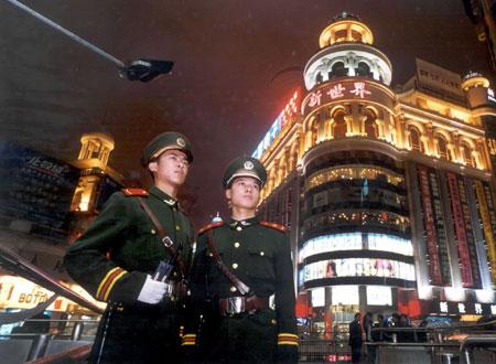 【身边雷锋】武警上海总队十中队:霓虹灯下的雷锋传人