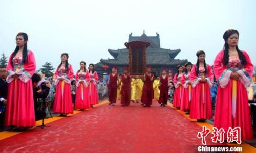 启门","敬献三牲,五谷,肴馔,鲜果,厚土,花篮","敬香达神","奠酒献礼"