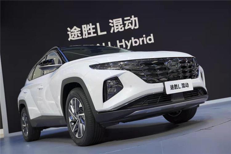 1858万元起钻石切割腰线北京现代途胜l混动广州车展上市