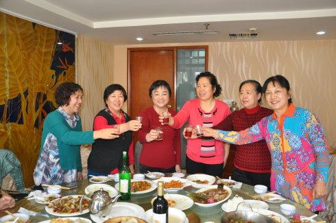 张雅杰,孙广好的夫人贾晓燕,孙德权的夫人何丽敏,猫耳洞的夫人孙淑芬