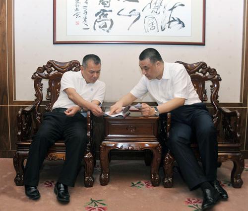 普宁市委书记黄耿城履新后首到康美药业调研