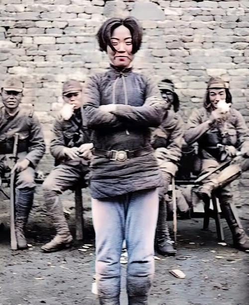 老照片抗日女英雄成本华被日军俘虏后的照片向抗日英雄致敬