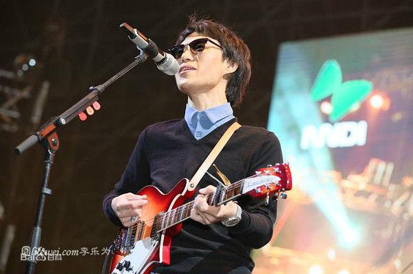 1乐队成员编辑 逃跑计划: 主唱:毛川 吉他:马晓东 贝斯:刚昂 鼓手