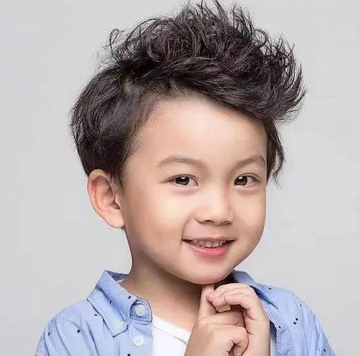 男孩烫发