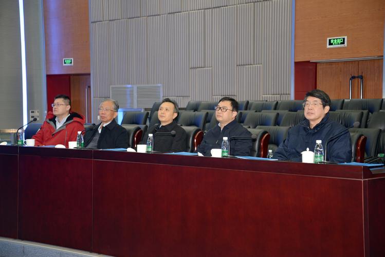 江宁开发区管委会主任张会祺,副主任王爱军参加调研.