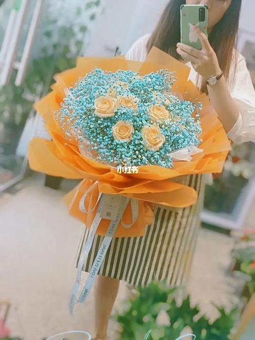 11支香槟玫瑰混搭满天星花束_香槟_花束_满天星_混搭