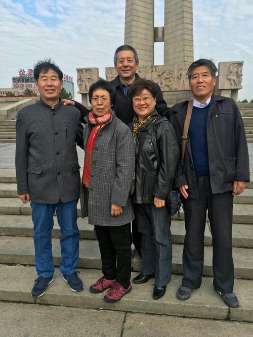 热烈祝贺,古冶铁中六九届老同学,时隔半世纪,同学再相聚.