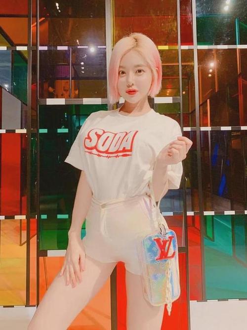 韩国电音女神djsoda天使面容魔鬼身材