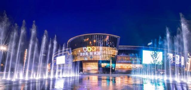 想必很多朋友也知道,梅溪湖的超流量商场,步步高梅溪新天地,基本吸纳