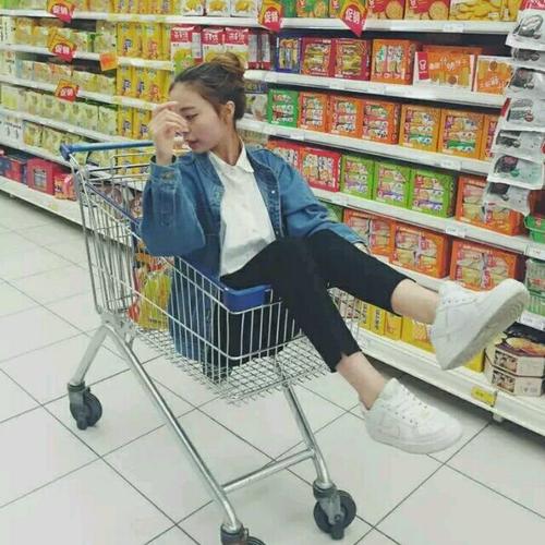 求一个和这张图片合适的情侣头像,谢谢!