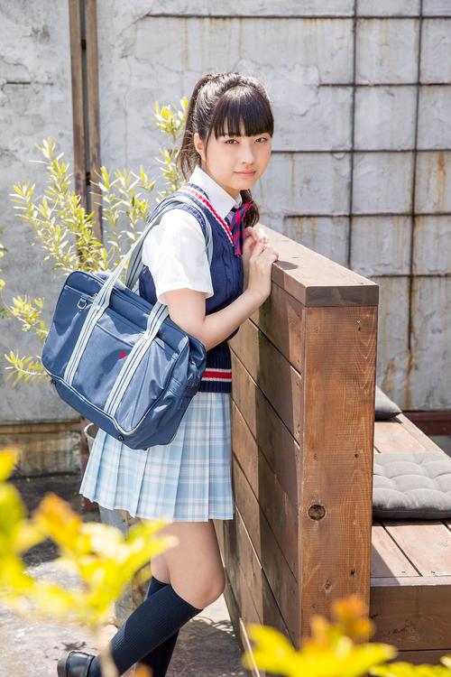 池田なぎさ,阳光校服少女户外写真