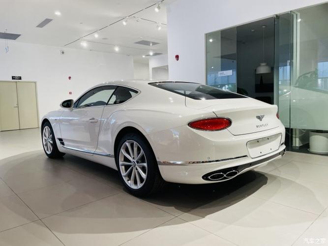 宾利欧陆gt白色