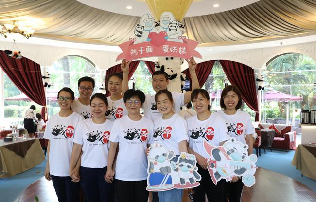 终于等到你!大熊猫"热干面""蛋烘糕"现场认亲