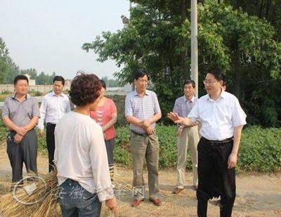 阜阳市颍州区党员干部"一线工作法"践行群众路线