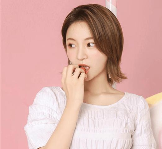 网红小潘潘翻唱黄梅戏 网红小潘潘个人资料简介真名叫