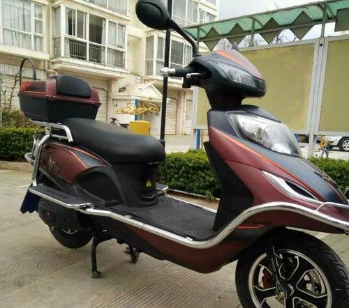 本人转让一辆刚买来3个月的72v40安台铃电动车,手续齐