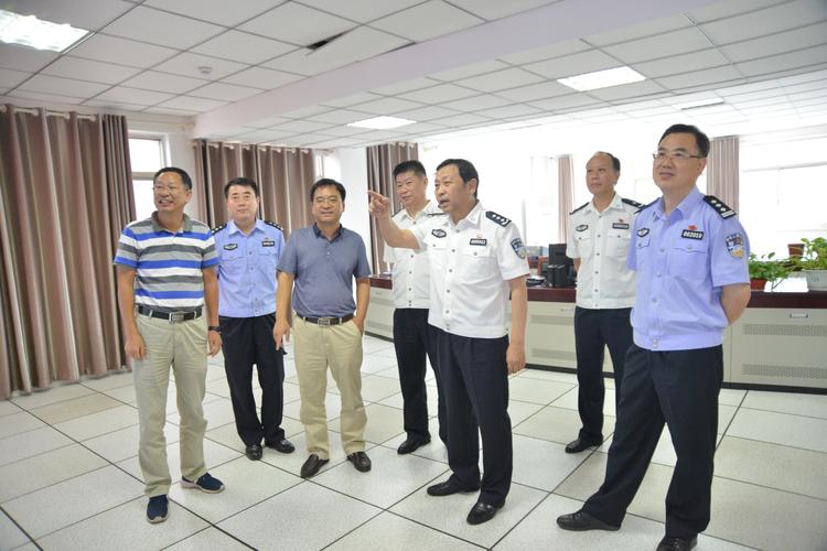 省公安厅常务副厅长许刚一行莅临保安集团调研指导