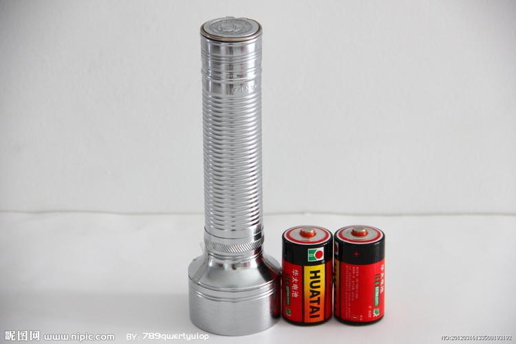 手电筒和电池图片
