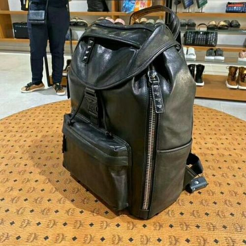 mcm 黑色全皮男士双肩包