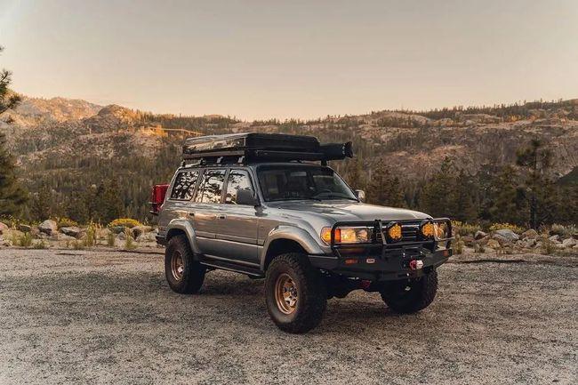 停车房改的如此精致的lc80你还舍得去野吗