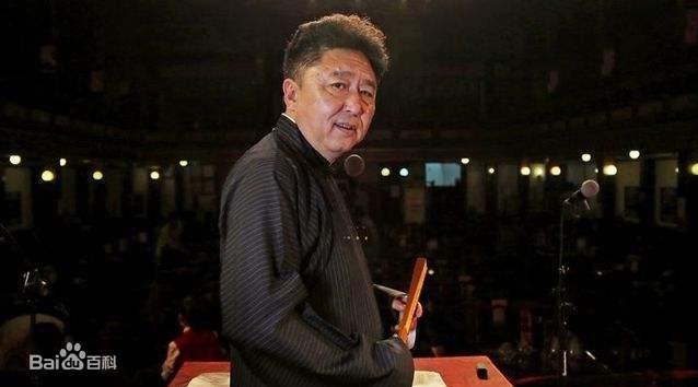 不仅在台上说学逗唱,还在大小银幕上客串过《编辑部的故事》,《李卫