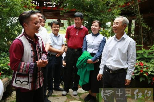 走,一路看,一路听,边考察,边学习,边思考,先后到文山市,西畴县,砚山县
