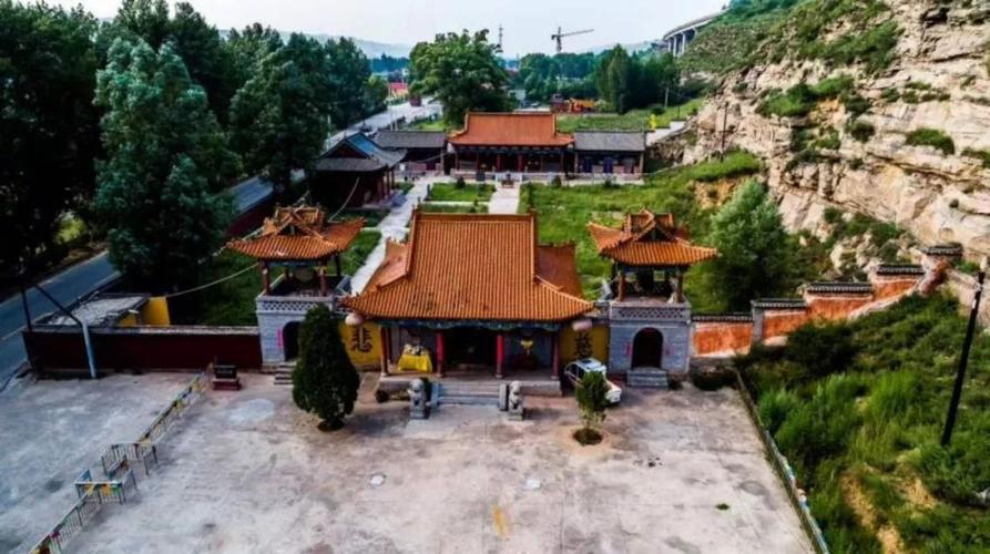 三,特邀嘉宾 繁峙县佛教协会会长,繁峙憨山书画院院长上觉下弘大和尚