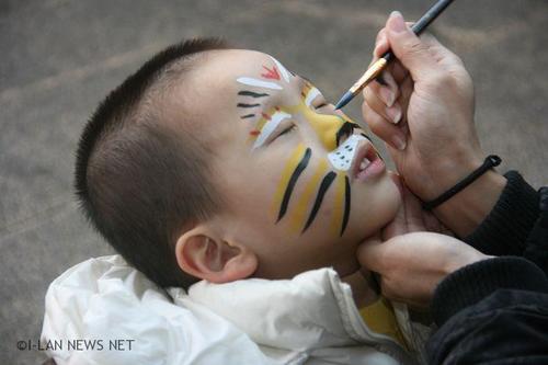五结广惠宫元宵节求虎皮画虎面保平安