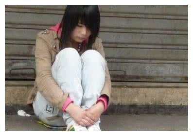 父母捡个乡下女孩带回家我百般质疑后来女孩父亲带着她来谢恩