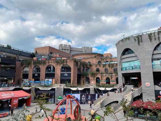 砂之船(昆明)奥莱-"安宁太平镇的奥特莱斯.在昆华医院分院对面.