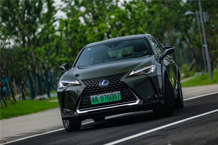 美丽小姐姐与格调新能源——雷克萨斯ux300e车主故事