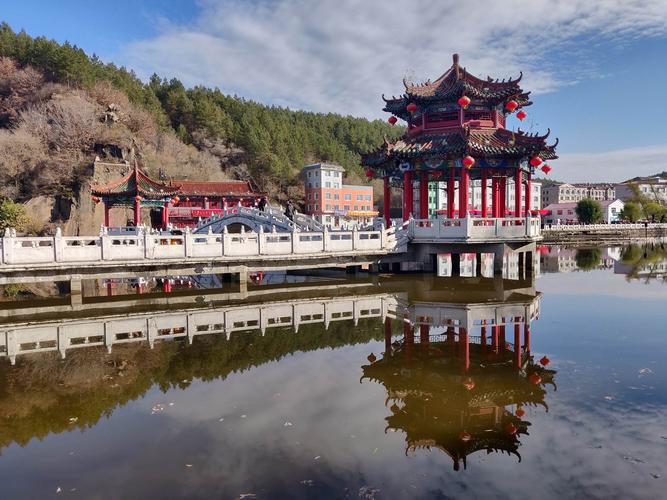 美丽南岔晚秋月牙湖2