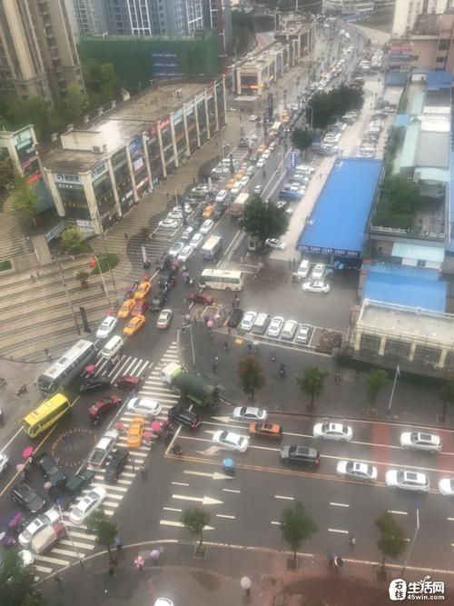 【城事】石柱新车站环形路口每天早上都这么堵,驾驶员朋友请注意!