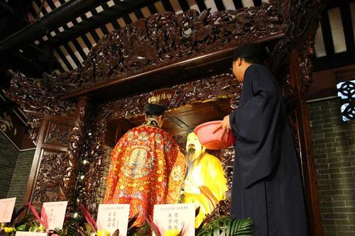 广州三元宫大殿,吕祖殿重光法会隆重举行