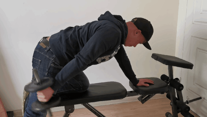 结语:以上两个动作改变了传统臂屈伸的运动轨迹,但是能够增大对三头的