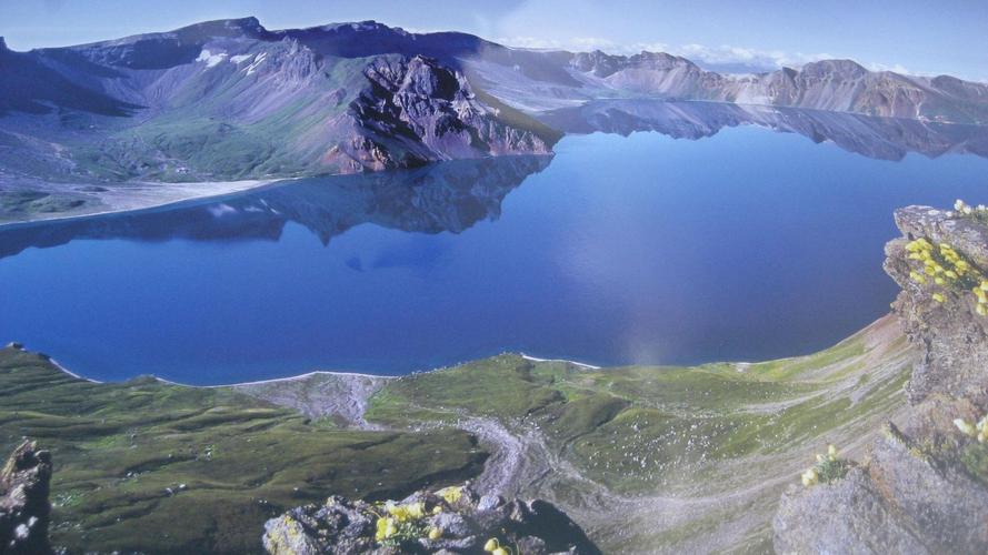 唯美长白山天池高清桌面壁纸